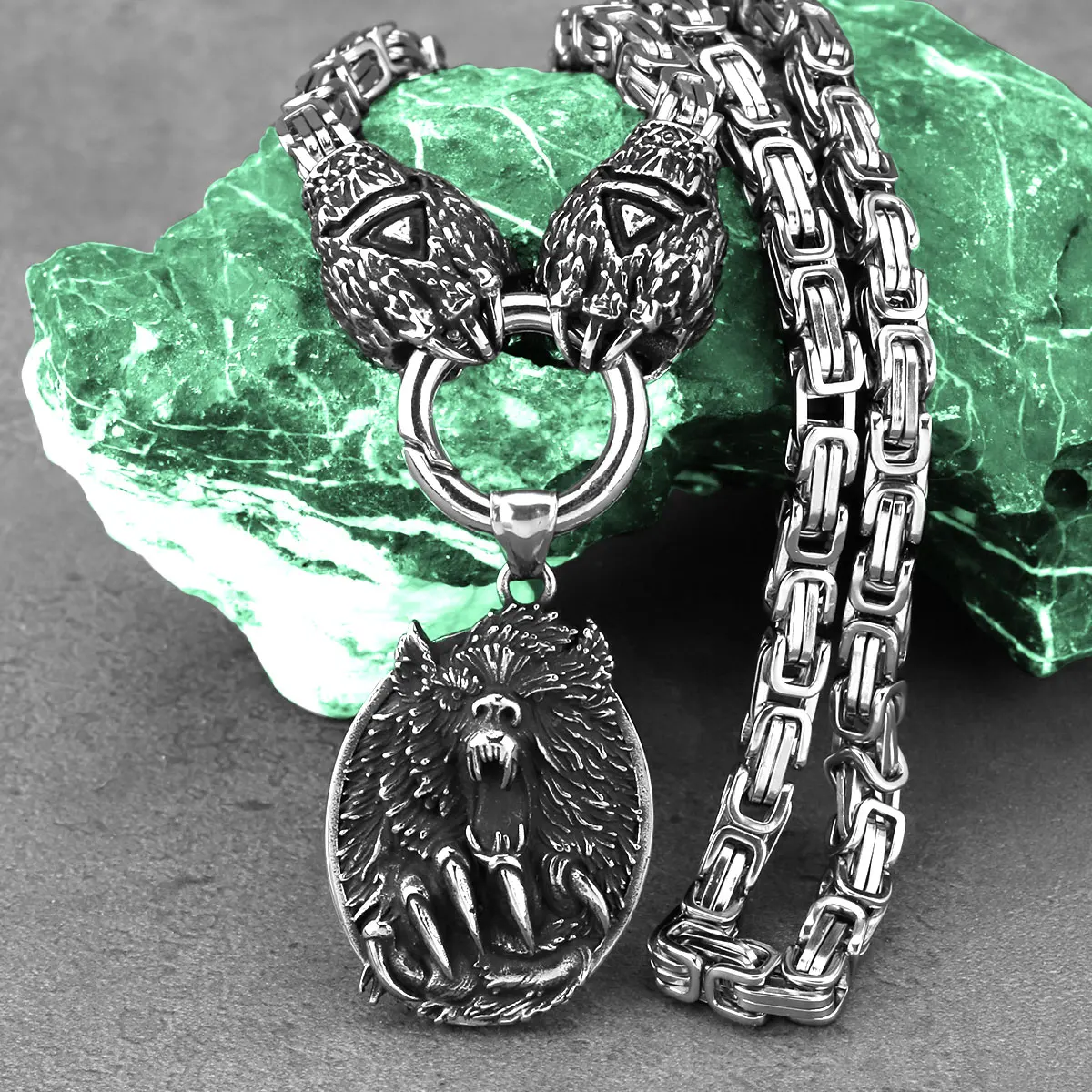 

Vintage Viking Wolf Head Pendant Rune Bear Claw Thor Set Necklace Men's Stainless Steel Hip Hop Fashion Vikings Jewelry Gift