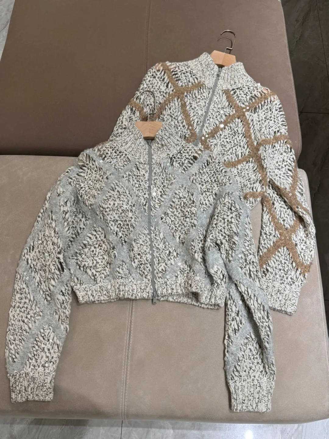 Женский кардиган в стиле ретро