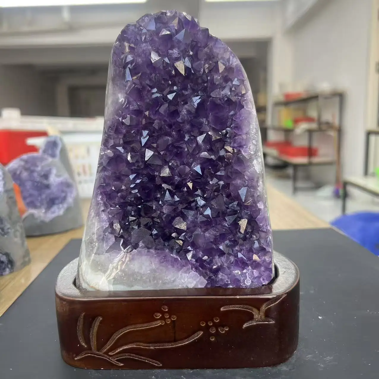 

Натуральный Уругвайский Аметистовый Кристалл Кластер