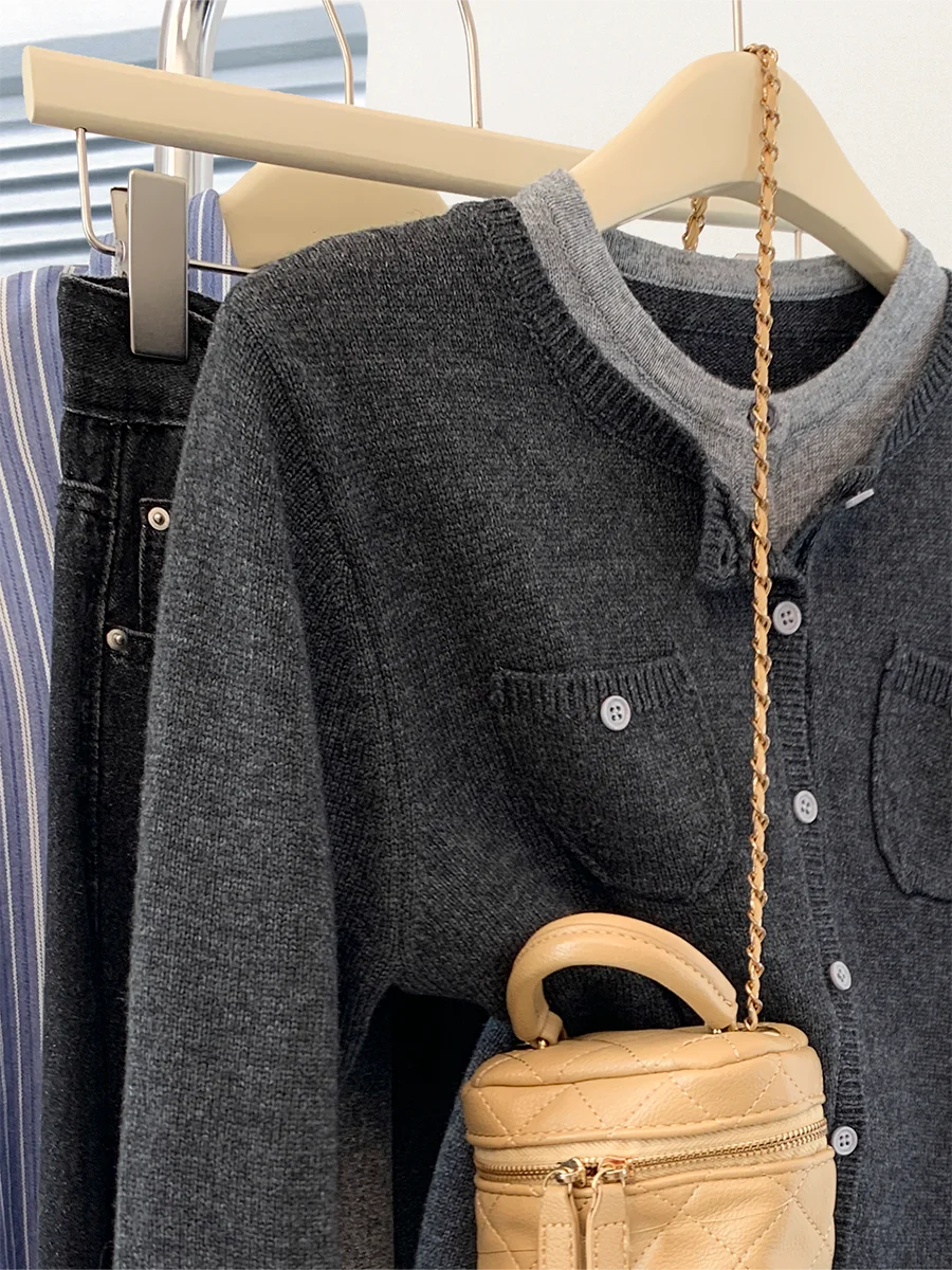 Gray Fake Two Pieces Long sleeve Knit cardigan Outerwear Women Spring and Autumn 2024 New Small Short Fleece Top