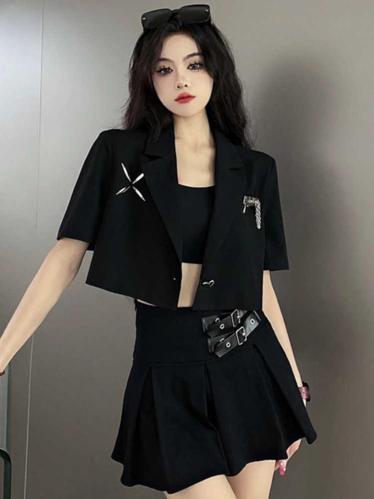 

Женский тонкий костюм из двух предметов, черный короткий топ с принтом и короткая юбка с высокой талией и поясом с рюшами, одежда для женщин на лето