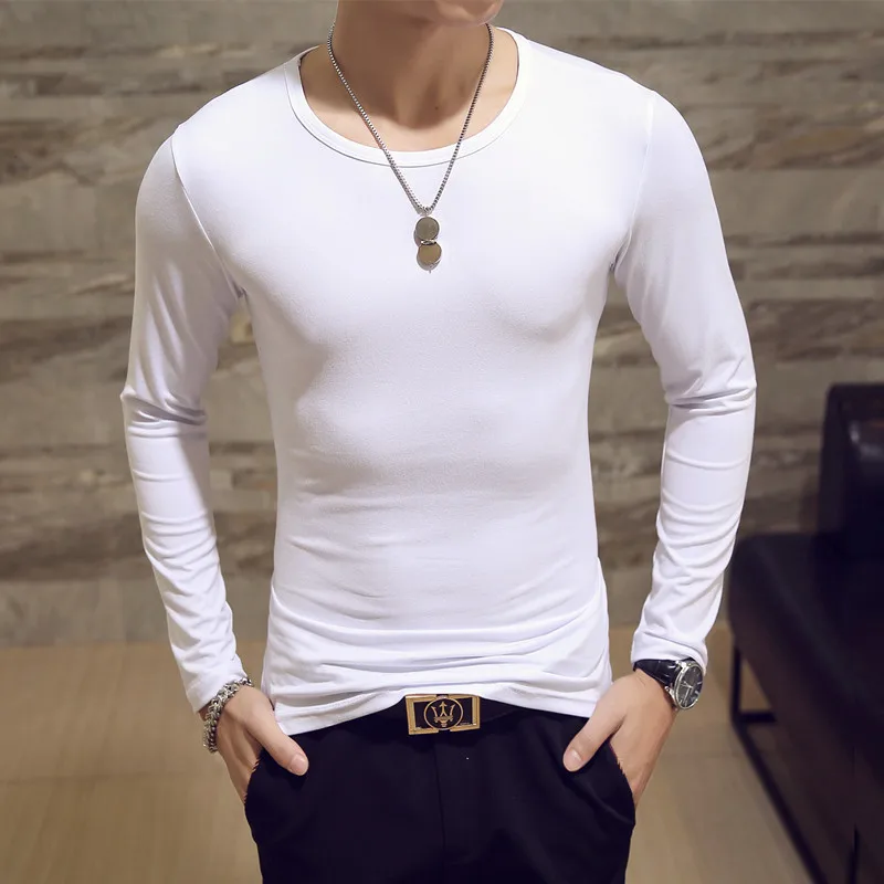 

Мужская футболка с V-образным вырезом