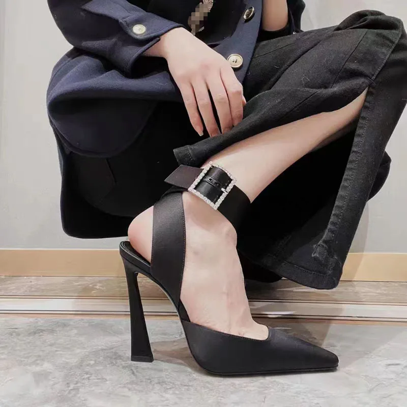 

Туфли женские на шпильке 10,6 см с ремешком на щиколотке и квадратным каблуком