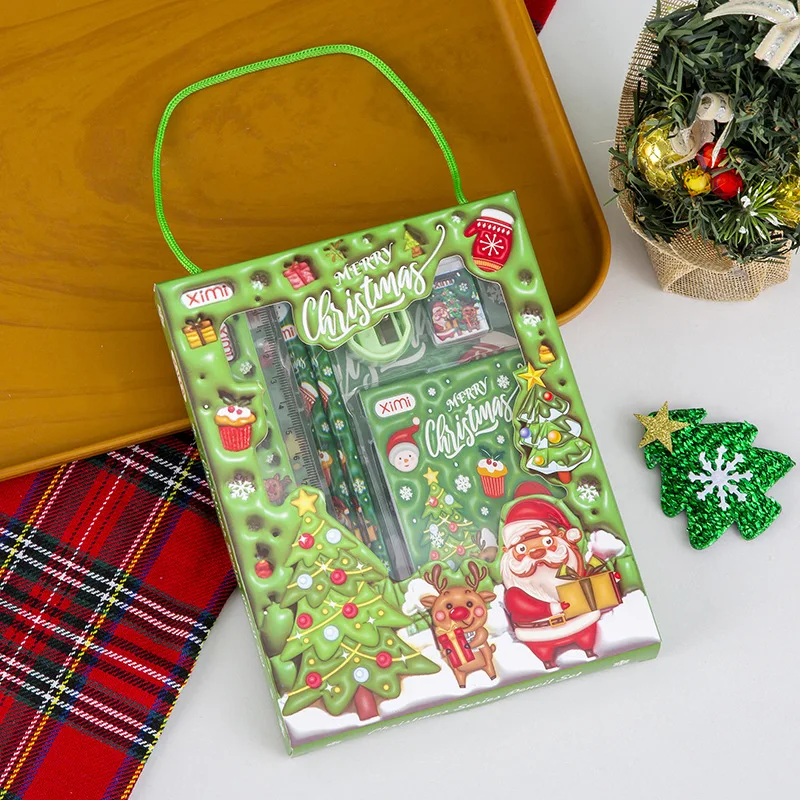 

Рождественский набор канцелярии