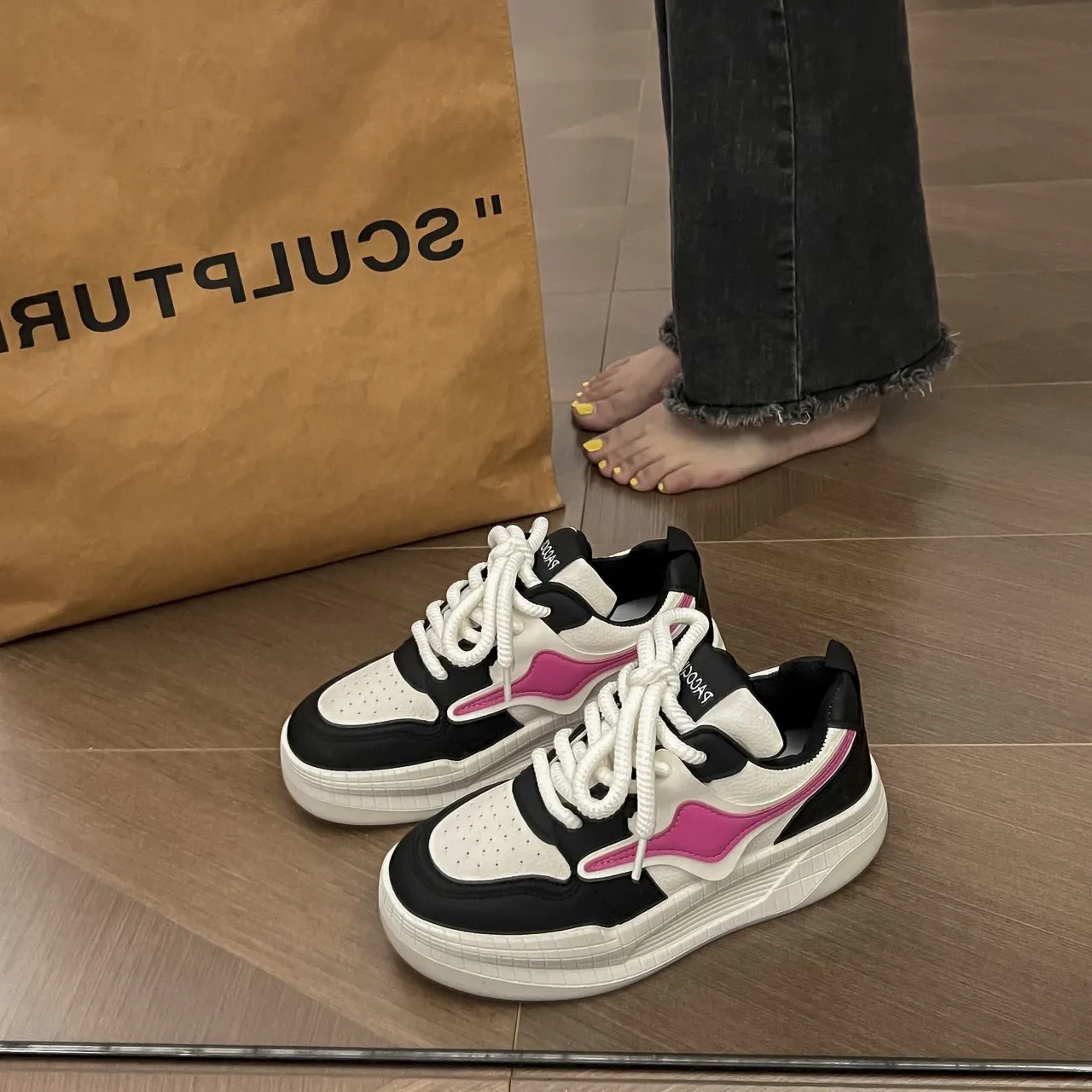 

Spring New Breathable Women's Running Shoes Students Platform Sneakers Mesh Fashion Lady Flats for Outdoor Sport Deslgners Lady