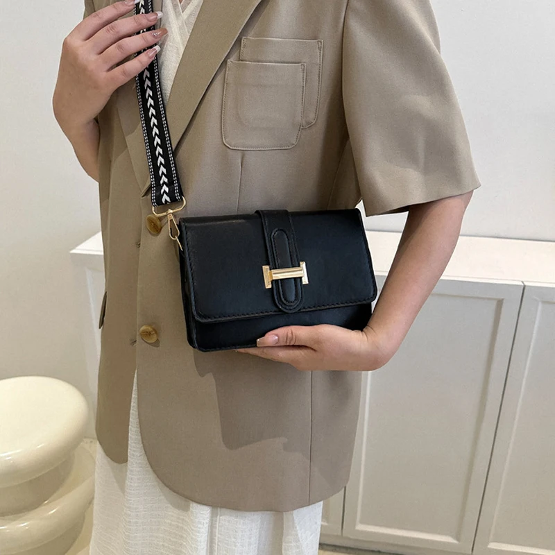 Fashion Women Shoulder Bags PU Leather Vintage Crossbody Bag Casual Wide Strap Messenger Bags Luxury Designer Metal Lock Handbag