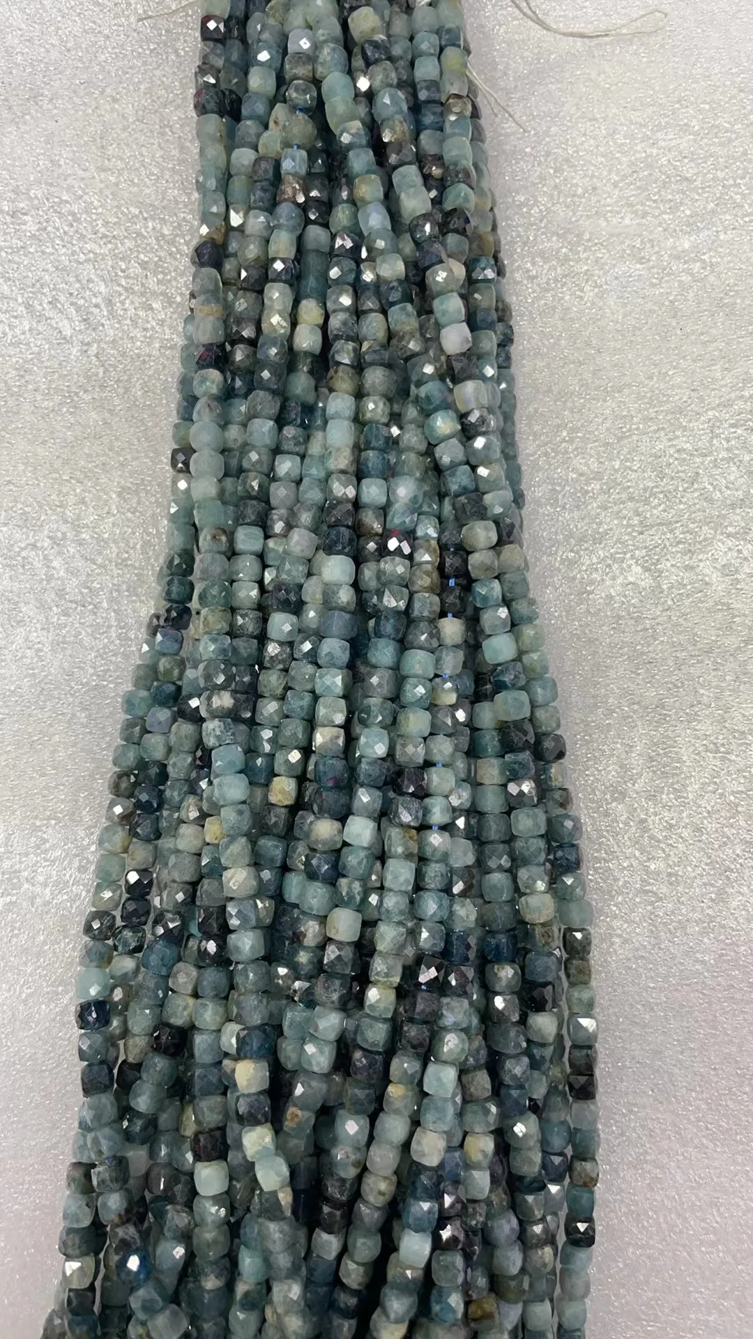 Натуральный Синий турмалиновый куб граненый 4x4 мм длина зеленый 39 см