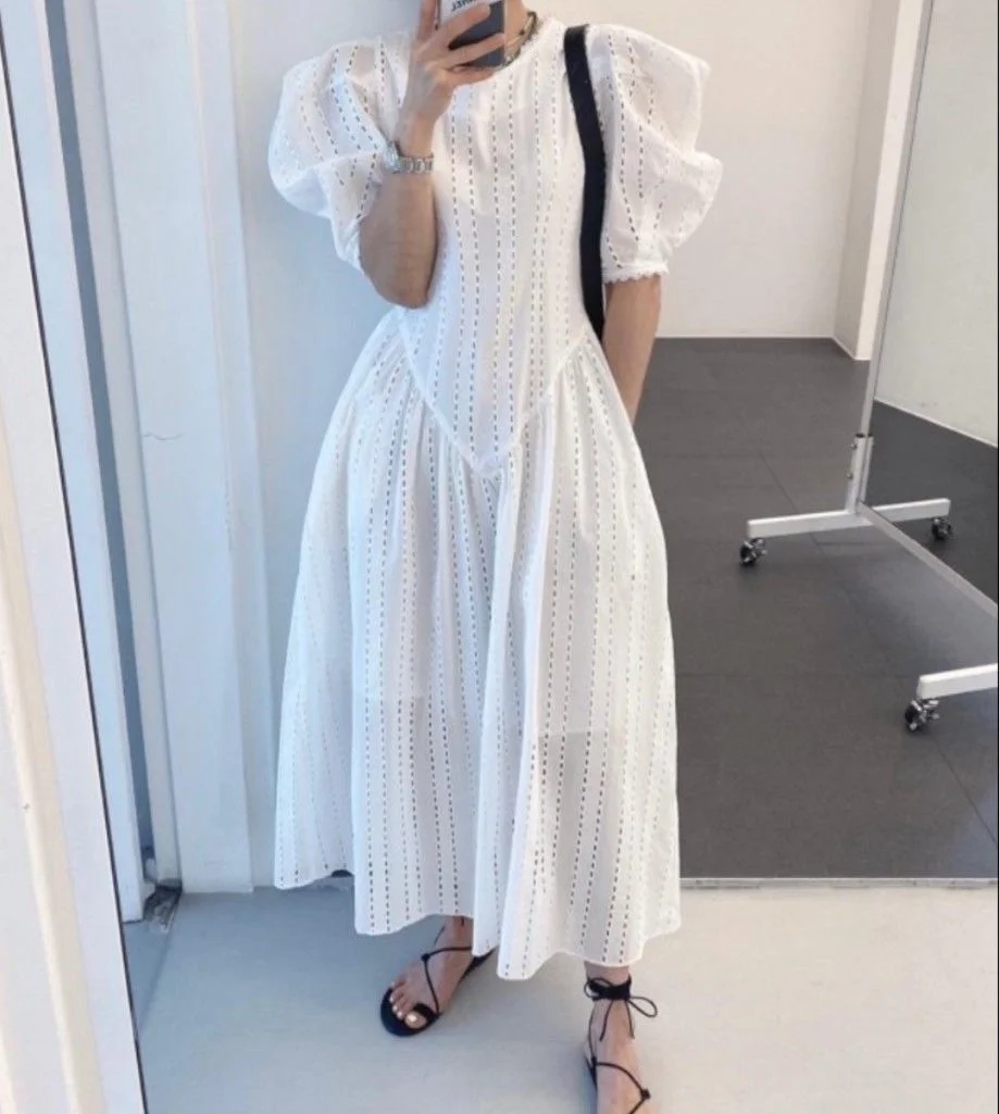 

French Style Design Hollow Hook Flower Heavy Industry Medium Length Dress Pullover Loose Thin Elegant Dress Summer 2022 New