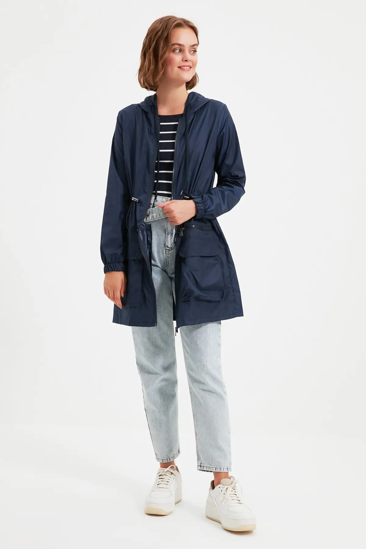 

Trendyol İp Detailed Raincoat & Windbreaker TCTAW22YG0002