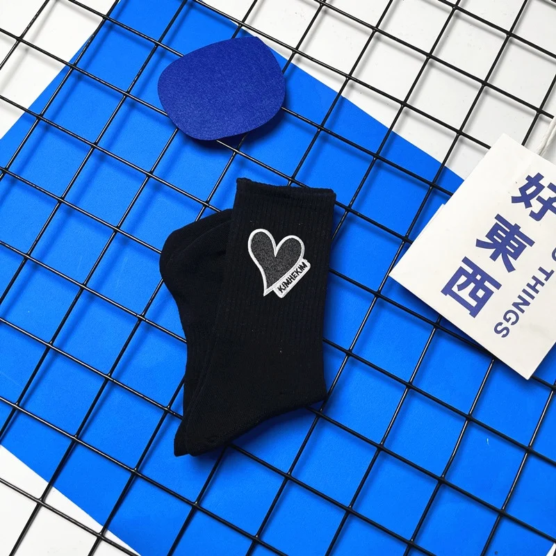 Patch Embroidery Love Middle Tube Stockings for Men Women Sports Lovers Cotton Socks Net Red All-match Casual Sock Four Seasons