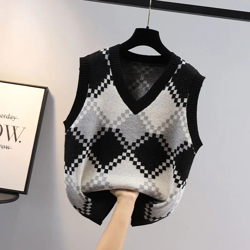 

Korean version 2022 new autumn and winter ladies v extrapolation knitted vest vest sweater outside the spring and autumn sweater