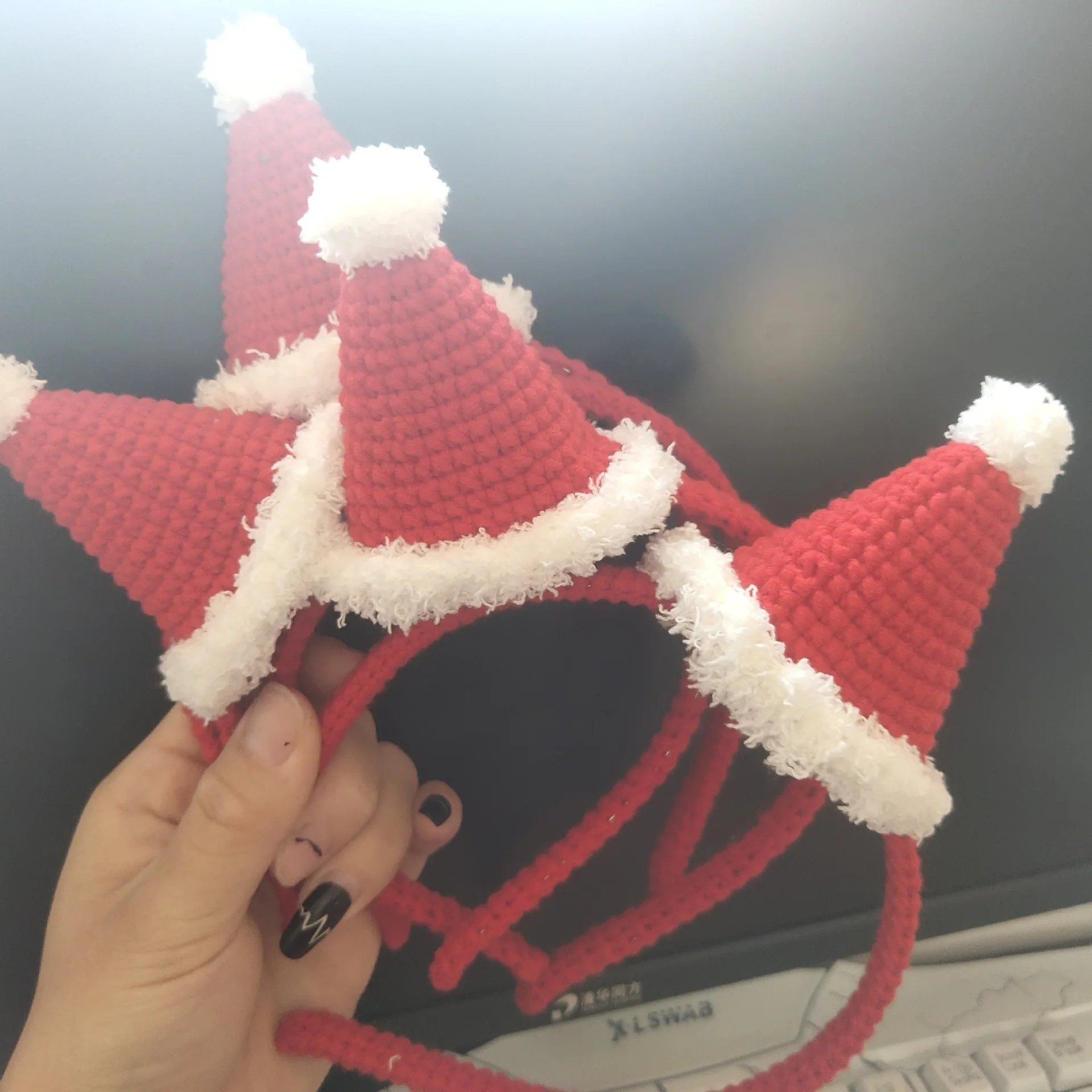 

1Pcs New Christmas Hat Hairband Handmade Crochet Triangle Bandanas Headband Elastic Hair Bands Turban Hair Accessories