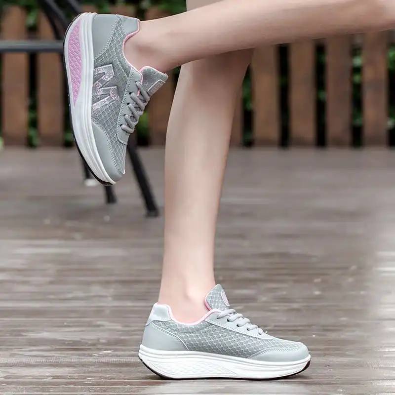 

Summer Sports Shoes Esportivo Light Green Sneakers Luxury Sport Sneakers Woman Female Tennis Walking Running Tennis Obuv Tennis