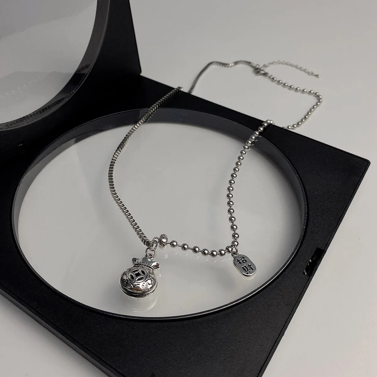 

Personalized Design Chain Stitching Sweater Necklace Light Luxury Simple Lucky Fortune Sweater Chain Women's Jewelry Wholesale