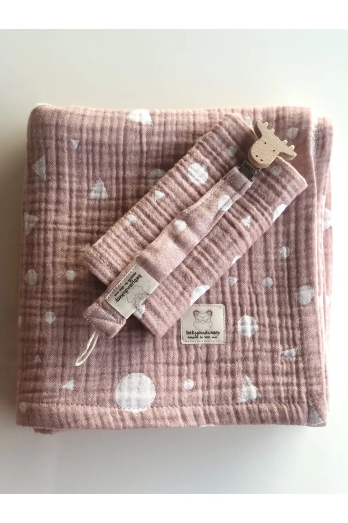 

Geometry Pattern Pink Four Layer Müslin Blanket-Mouth Napkin-Pacifier Strap Set