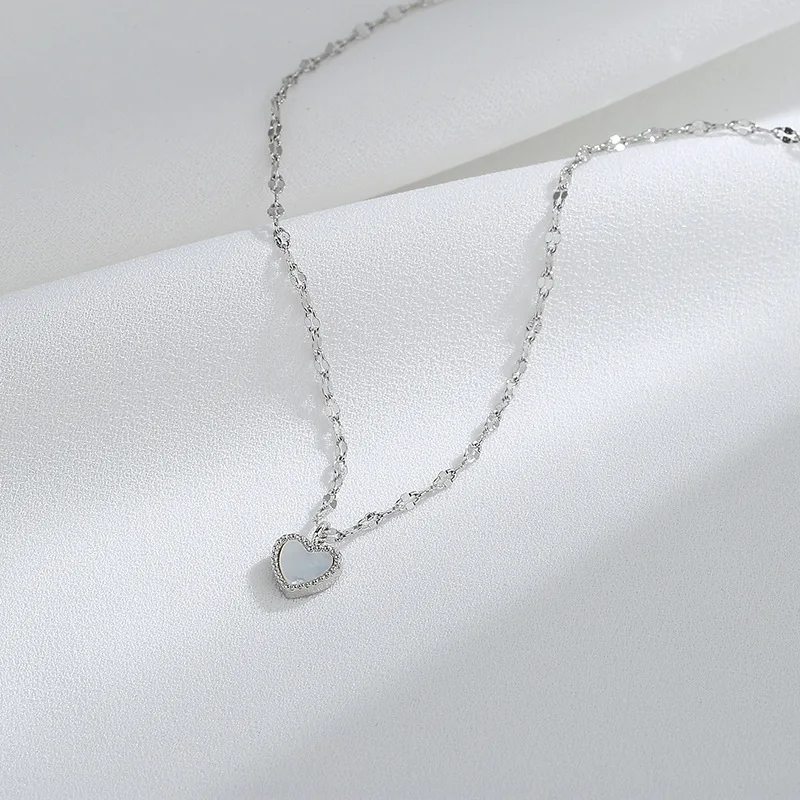 

White Mother Pearl Love Heart-shaped Pendant Chain Collar Necklace For Women Light Luxury Girl Sweater Necklace Fashion Jewelry