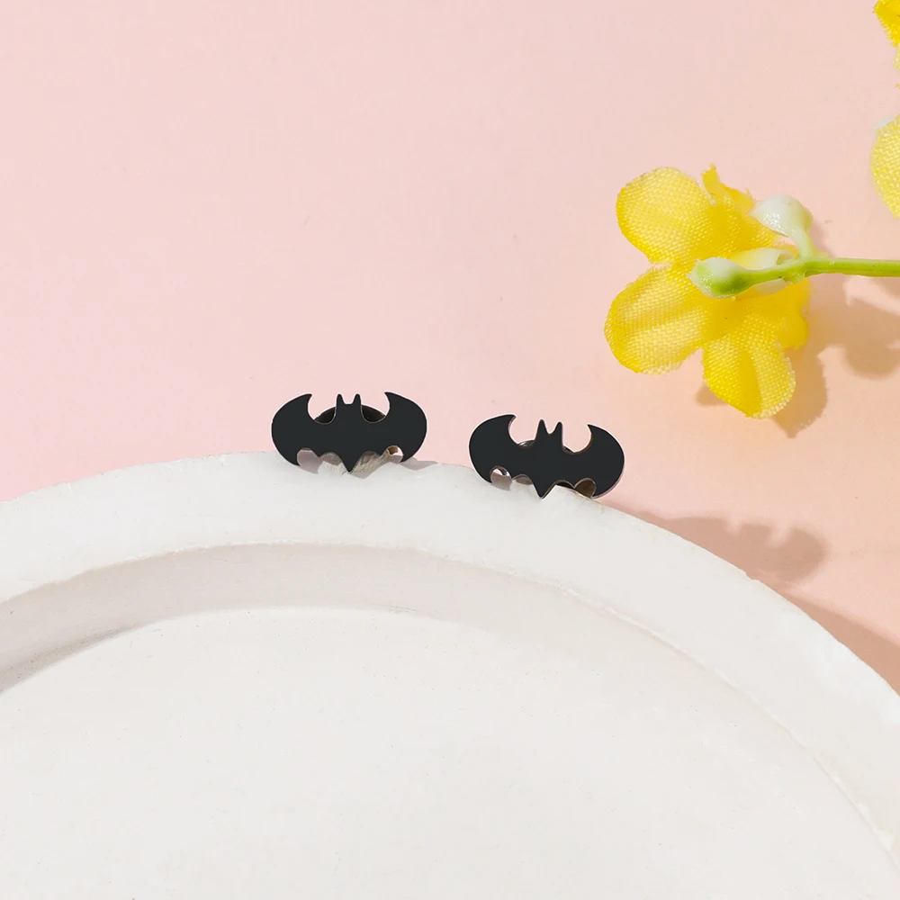 Фото Kawaii серьги с летучей мышью, супергерой, фильм, летучая мышь, ювелирные изделия, серьги-гвоздики, подарки, сувенирные украшения, подарки для мальчиков и девочек, друзей №5