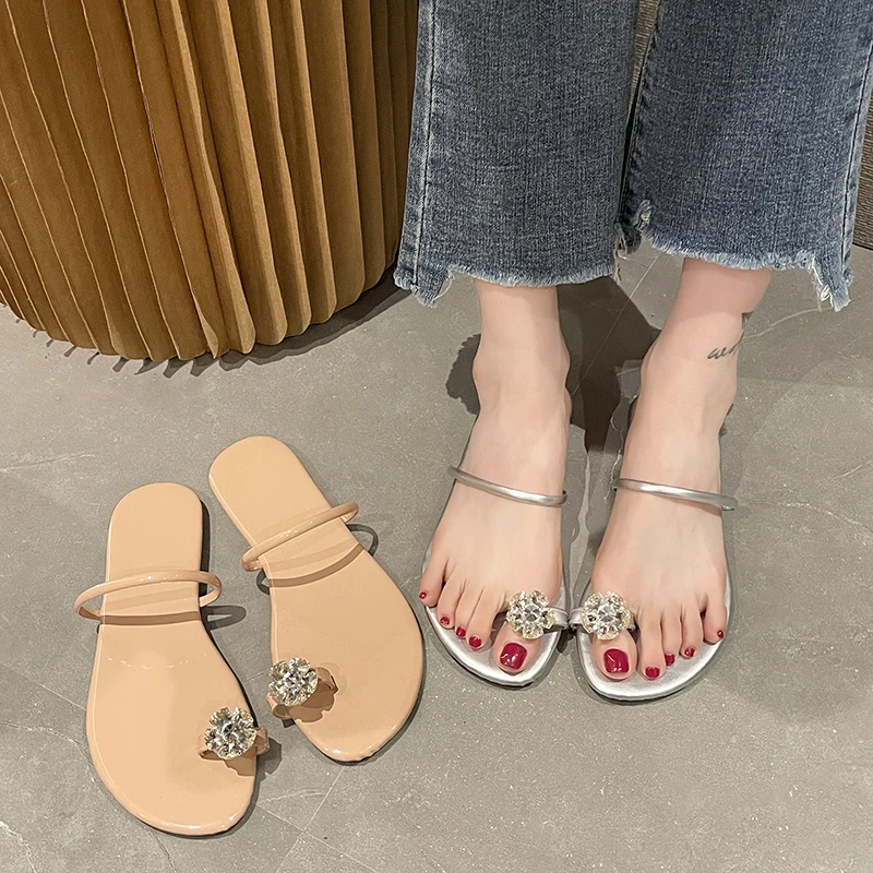 

2022 Гавайские Роскошные Шлепанцы из ПУ кожи на плоской подошве, мягкие и блестящие шлепанцы, резиновые шлепанцы, модные и удобные шлепанцы из...