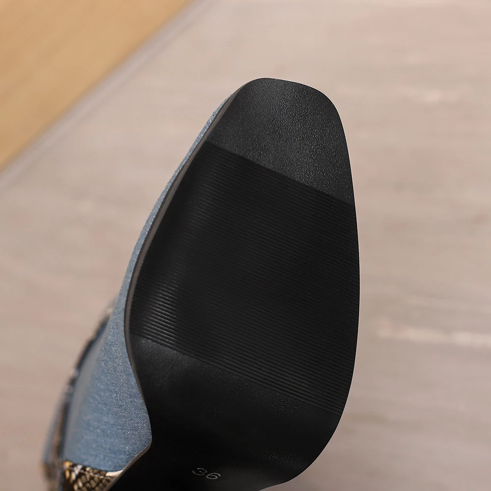 2024 зимние гламурные белые синие женские сапоги до середины икры пикантные туфли