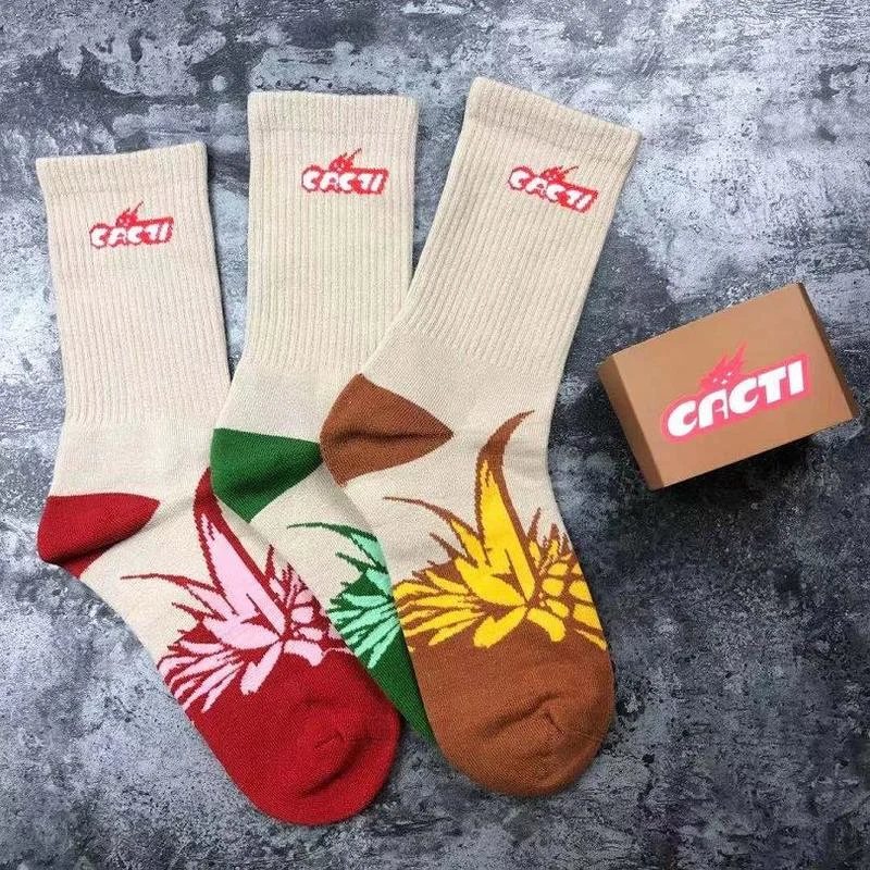 

22SS Red Beer Logo Design Socks TRAVIS SCOTT Socks Men Women 100% Cotton Cactus Jack Socks Fashion Four Seasons Techwear