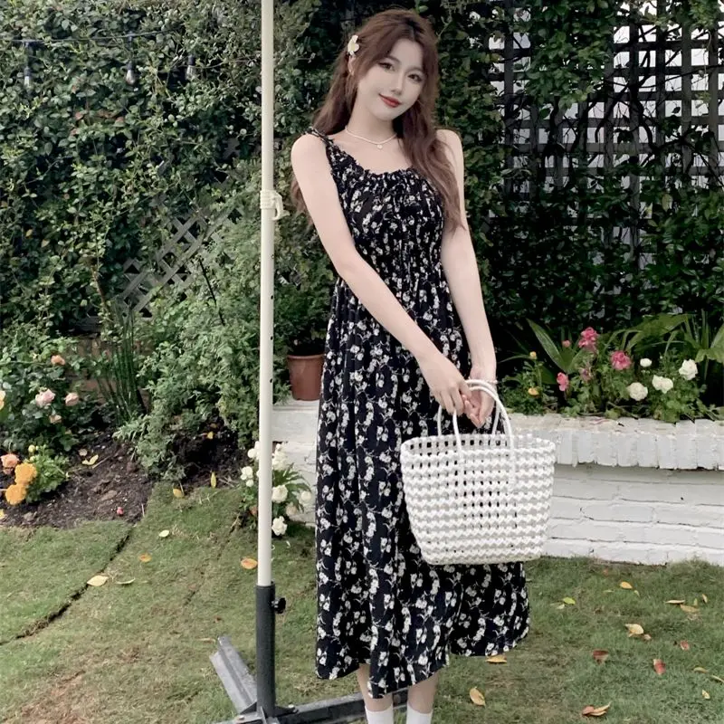 

2023 New Spring/Summer Dressed Girl Large Size Korean Version Versatile Sweet Waist Retraction Floral Sling Free Shipping