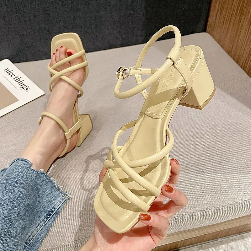 

Женские босоножки в стиле ретро, универсальные босоножки на среднем квадратном каблуке, модные удобные сандалии-гладиаторы среднего разме...