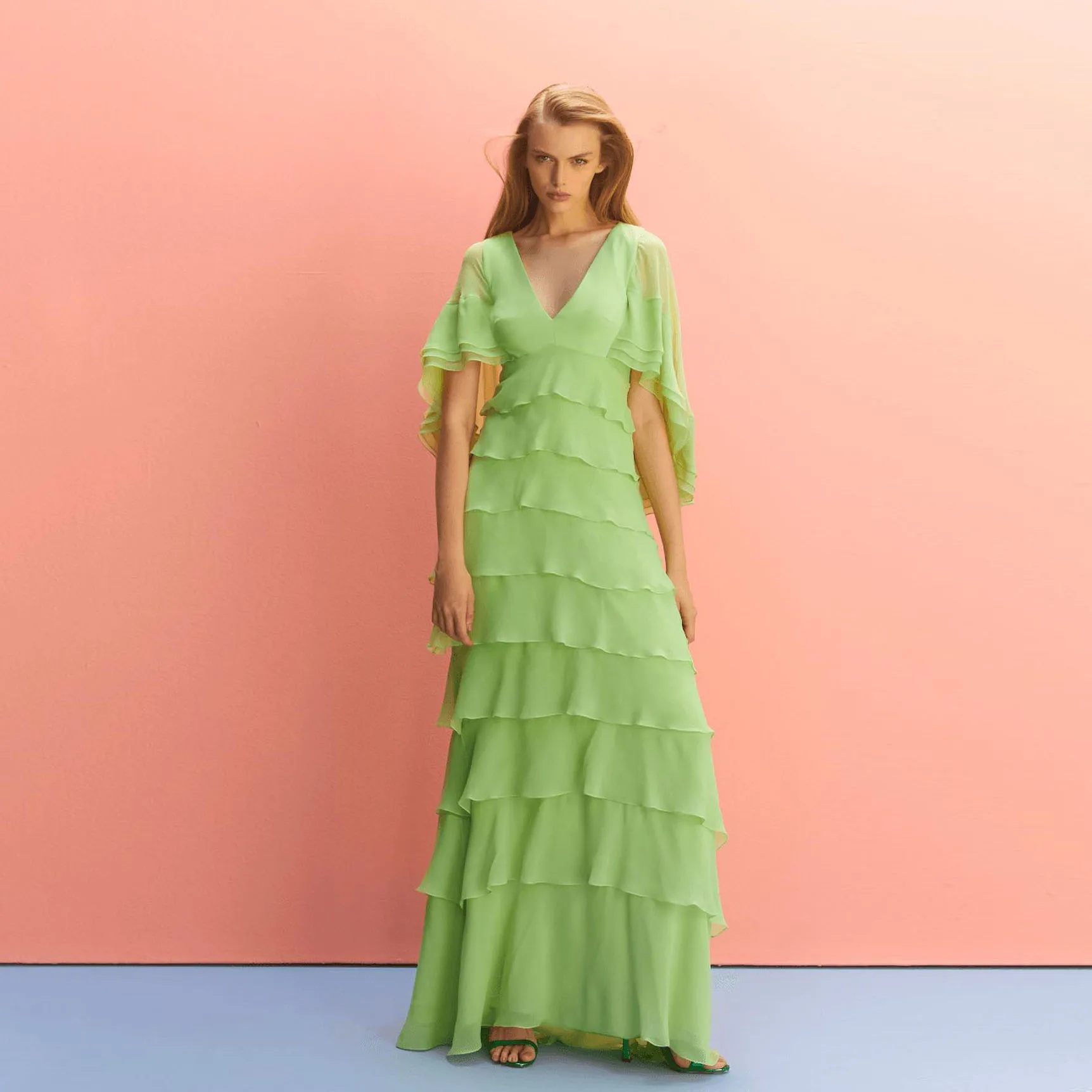 

Modest Mint Green Chiffon Long Women Dresses V-neck A-line Female Maxi Dress With Short Sleeves Tiered Chiffon Maxi Gowns