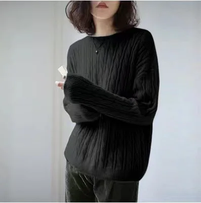 

Round neck sweater women 2022 winter pregnant women's new pullover thickened and loose White