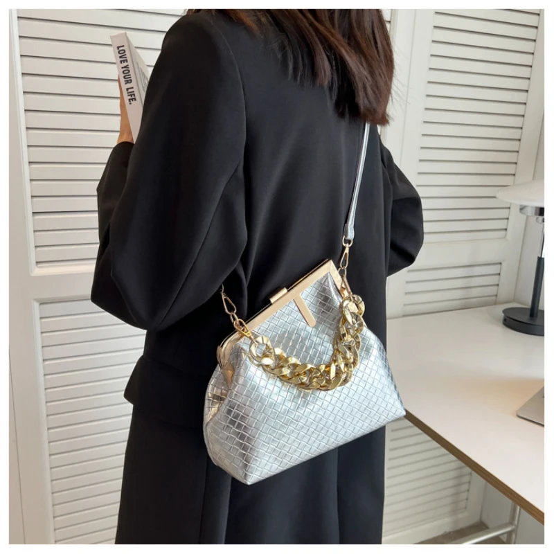 

Solid Color Simple Trend Weaving Crossbody Bags for Women Small Clutch Female Party Handbags and Purses Lady Shoulder Bag