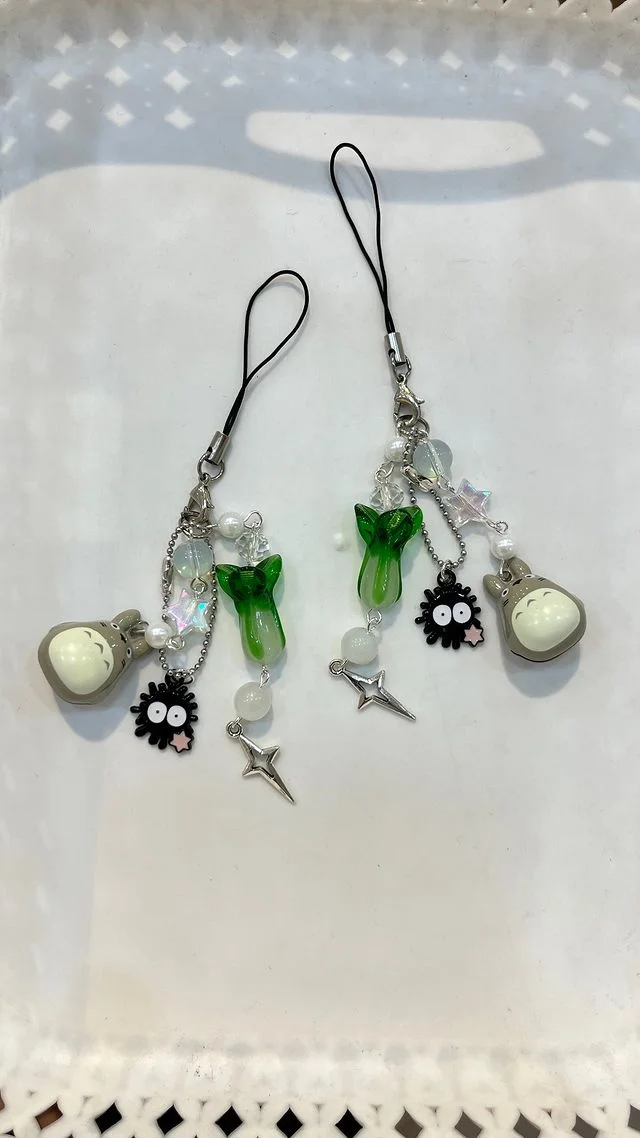 Брелок с котенком аниме