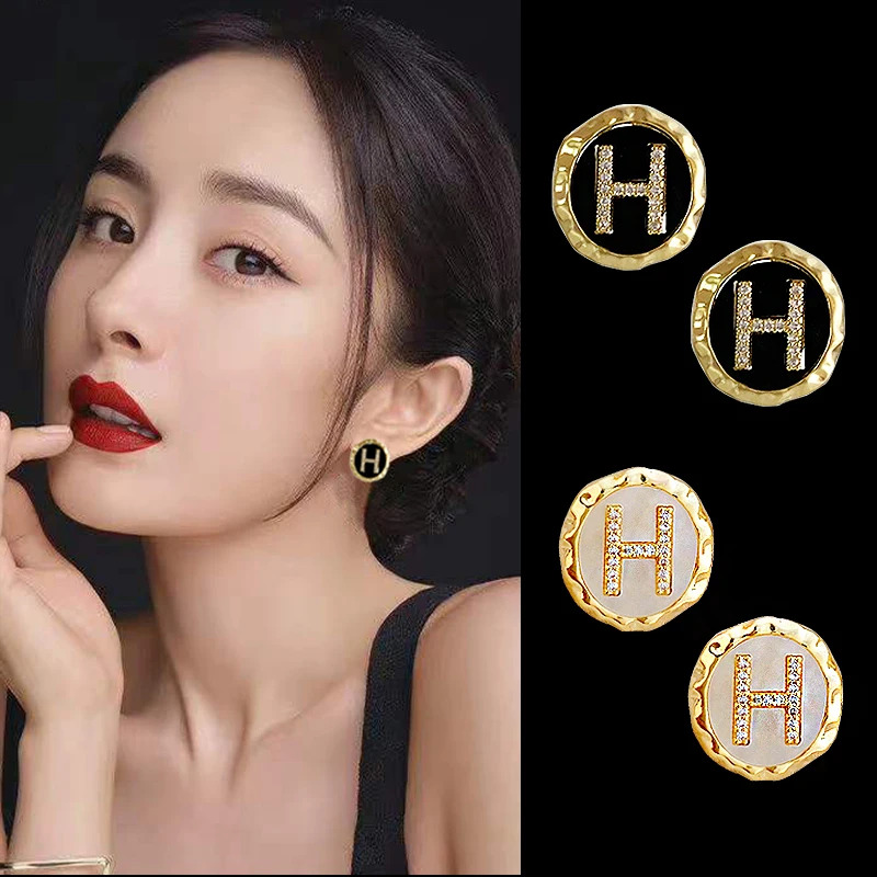 

Celebrity same stud earrings 2022 new trendy temperament Korean internet celebrity high-end sense earclip women's