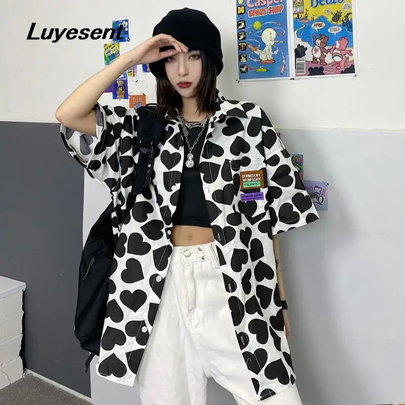 

Harajuku Women Loose Contrast Color Short Sleeve Shirt Summer Japanese Lady Casual Heart Single Breasted Shirts Street Patch Top