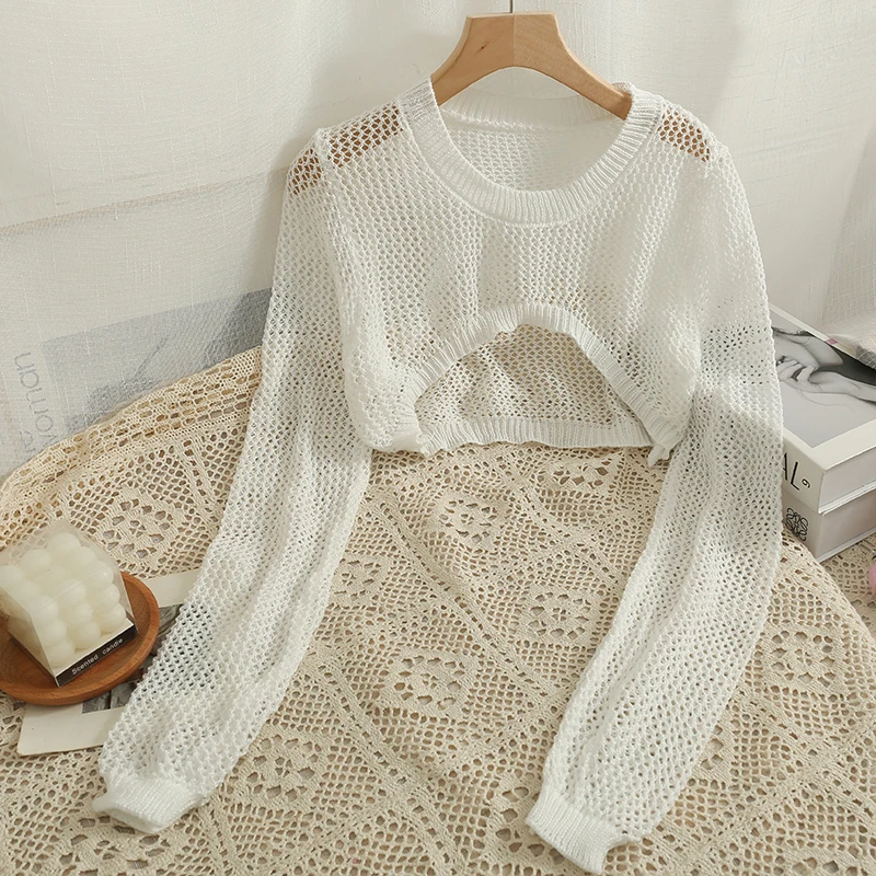 Укороченный пуловер с вырезами во французском стиле тонкая рубашка длинным