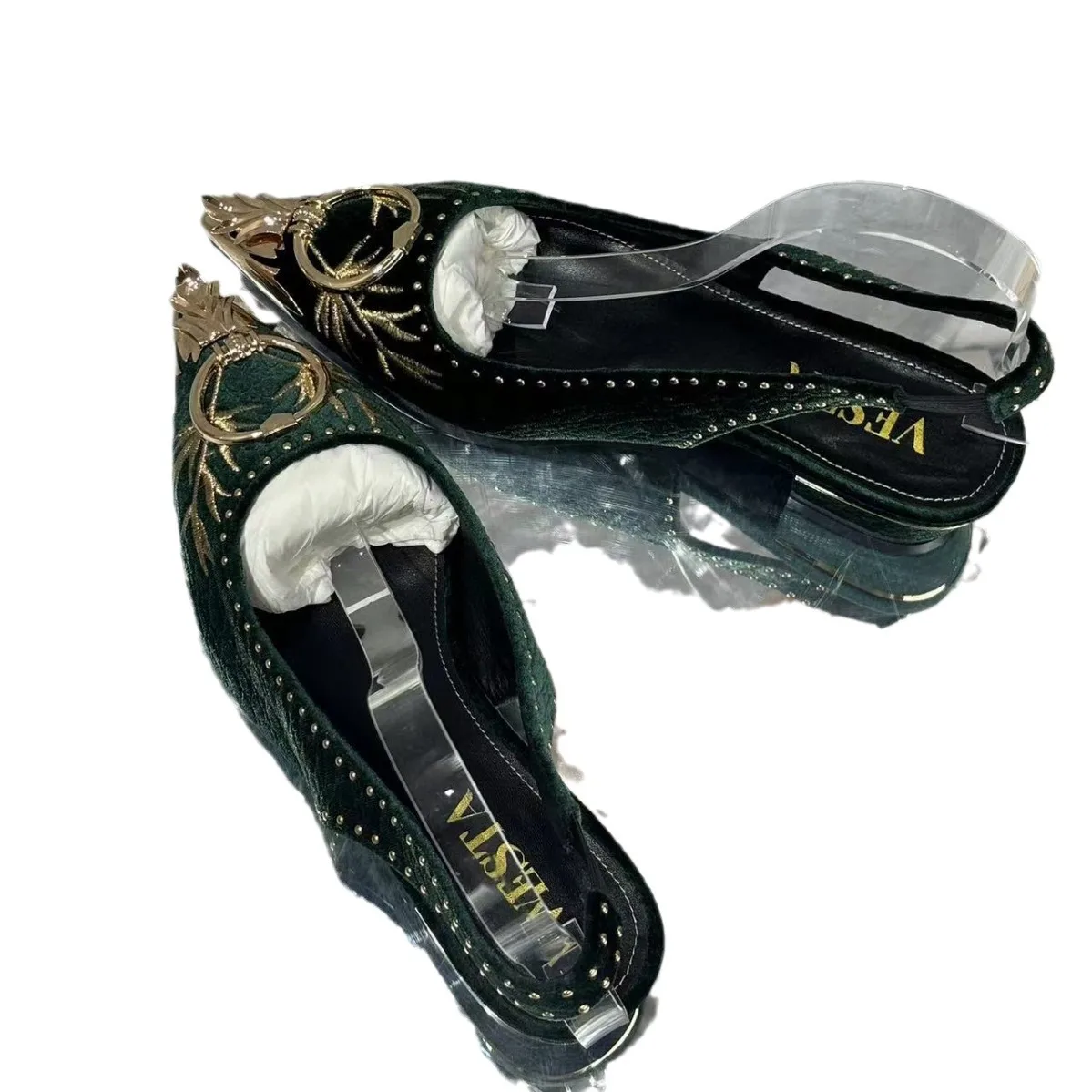 Золотые Модные женские сандалии с вышивкой кисточкой снаружи и подкладкой из