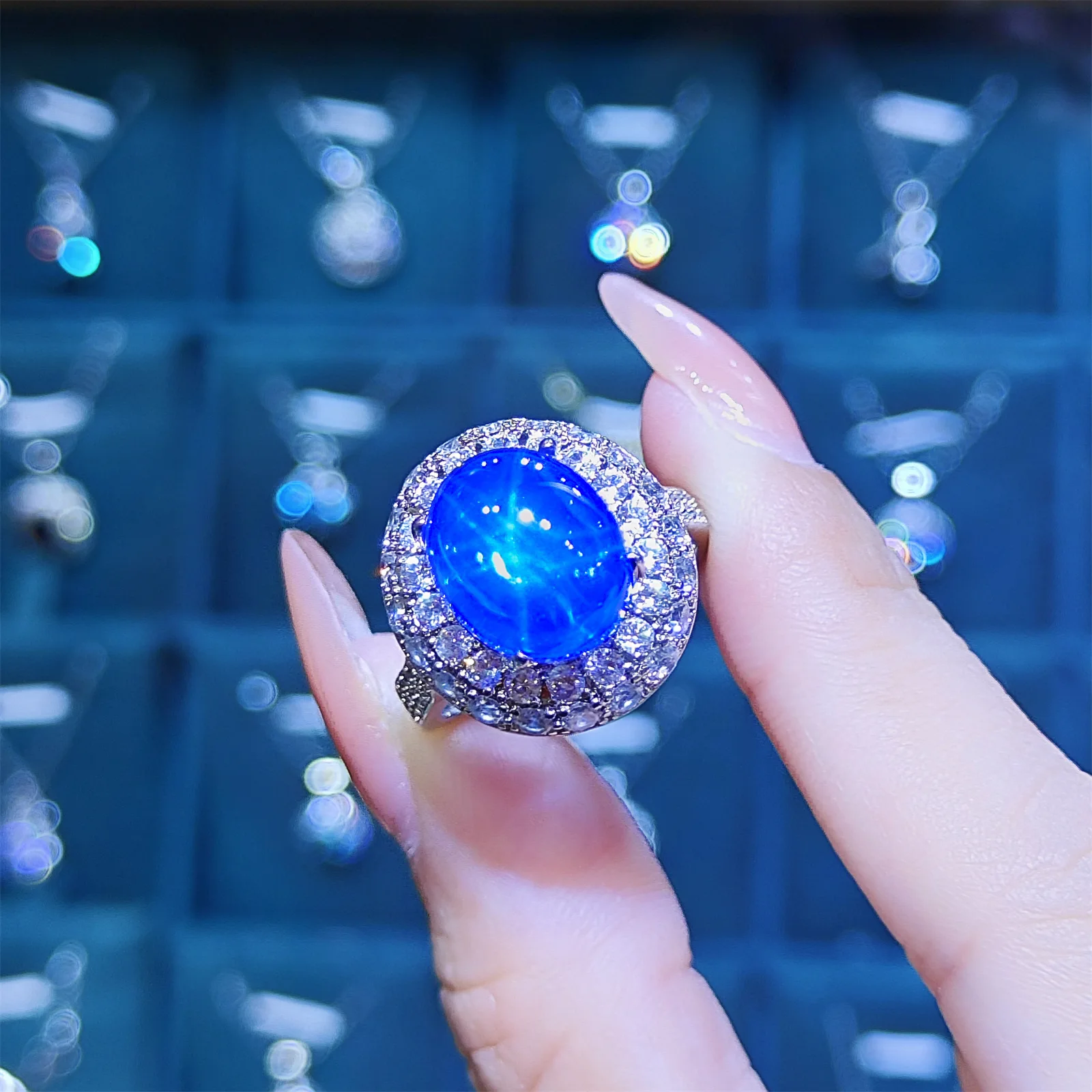 

Женское Сверкающее кольцо из серебра 925 пробы с фианитами