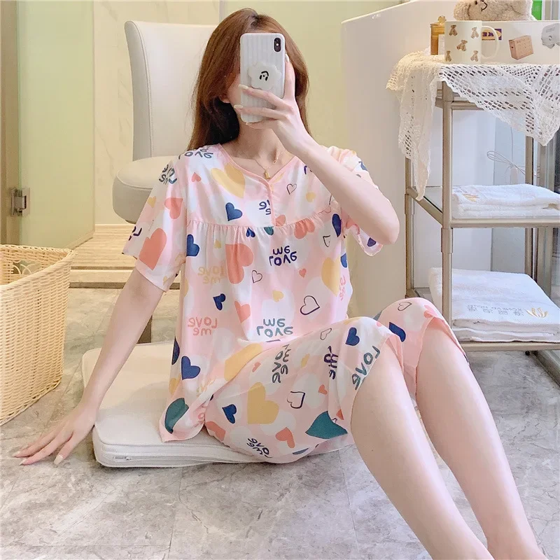 Комплект пижамный женский атласный из двух предметов шорты с коротким рукавом и