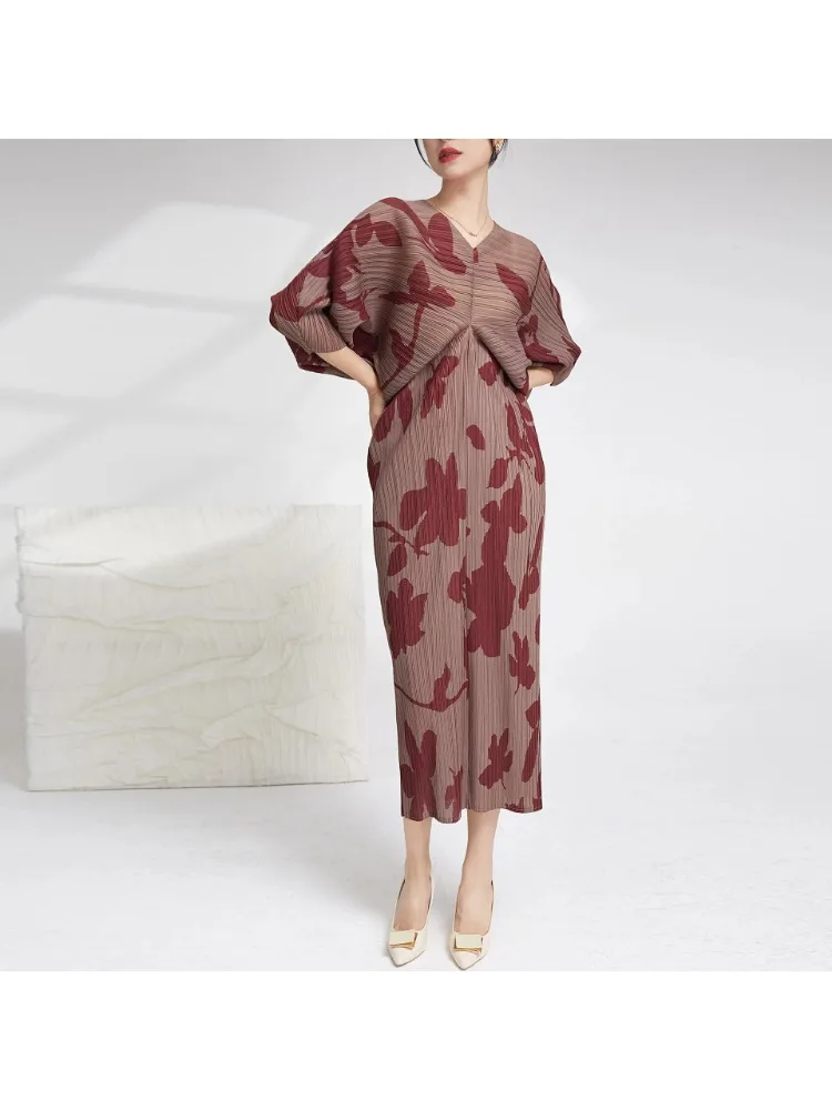 

Miyake Original Printed Pleated Dress for Women Fashion V-neck Batwing Sleeves Loose Dresses Elegant Female Clothing 2023 New