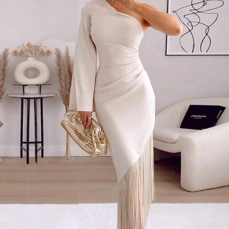 

Элегантное платье с бахромой, женское облегающее платье средней длины на одно плечо, белые женские платья 2023, атласное облегающее Клубное уличное платье