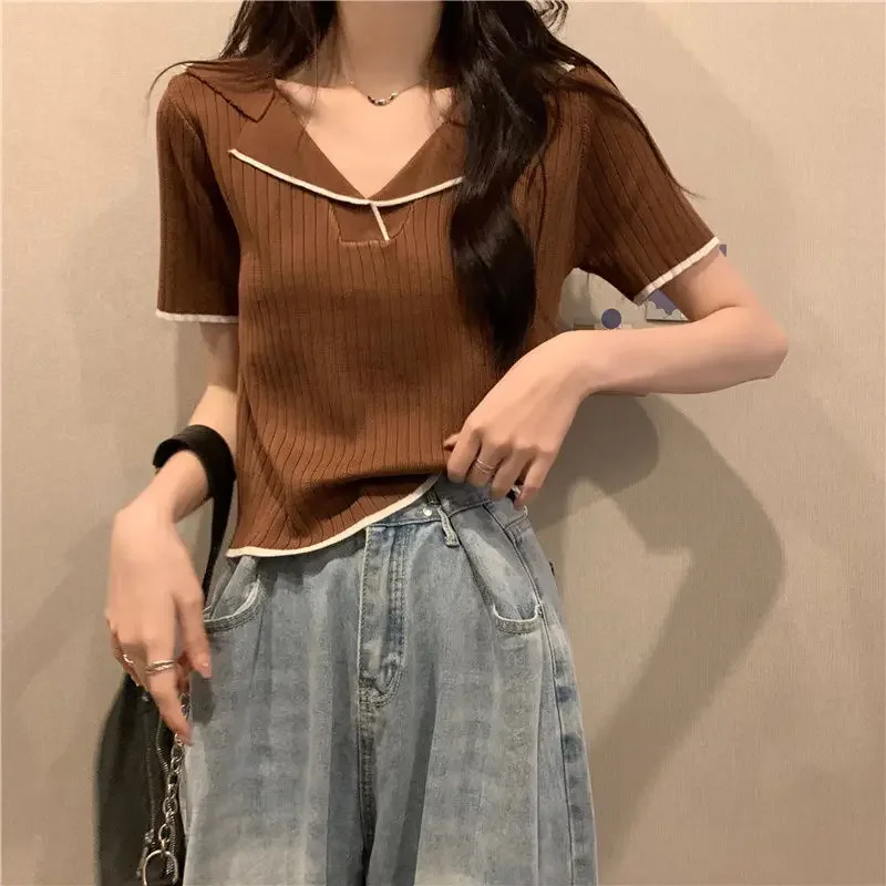 Утягивающая футболка в рубчик консервативном стиле женский укороченный топ