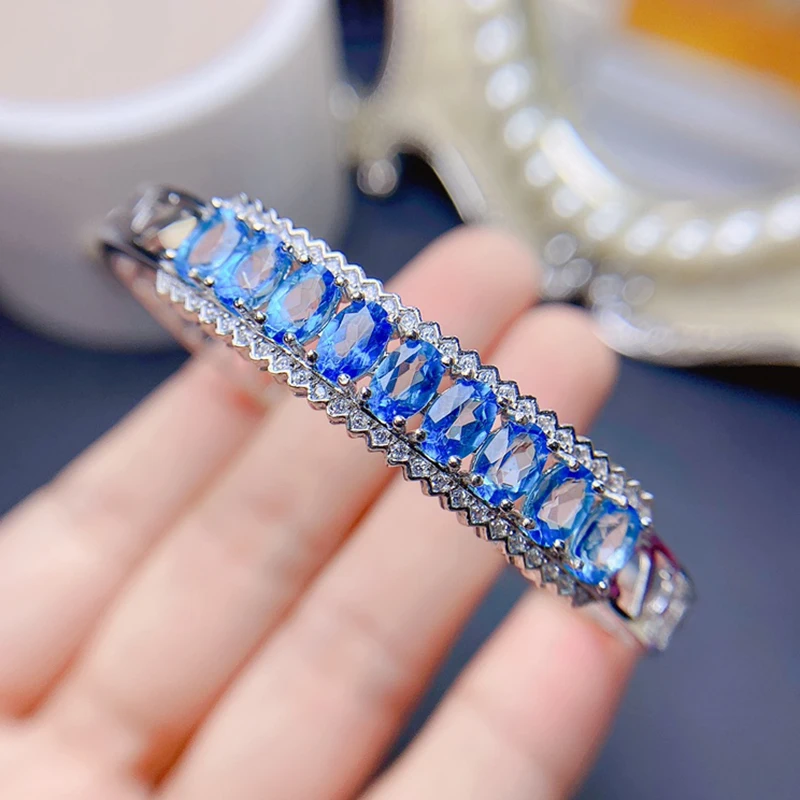 Женский браслет из серебра 925 пробы с натуральным топазом