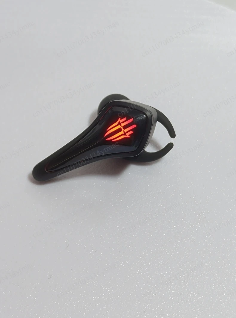 Фото Беспроводные игровые наушники TWS Bluetooth б/у с зарядным кейсом, полный комплект оригинальных аксессуаров, низкая задержка, игровая гарнитура №3