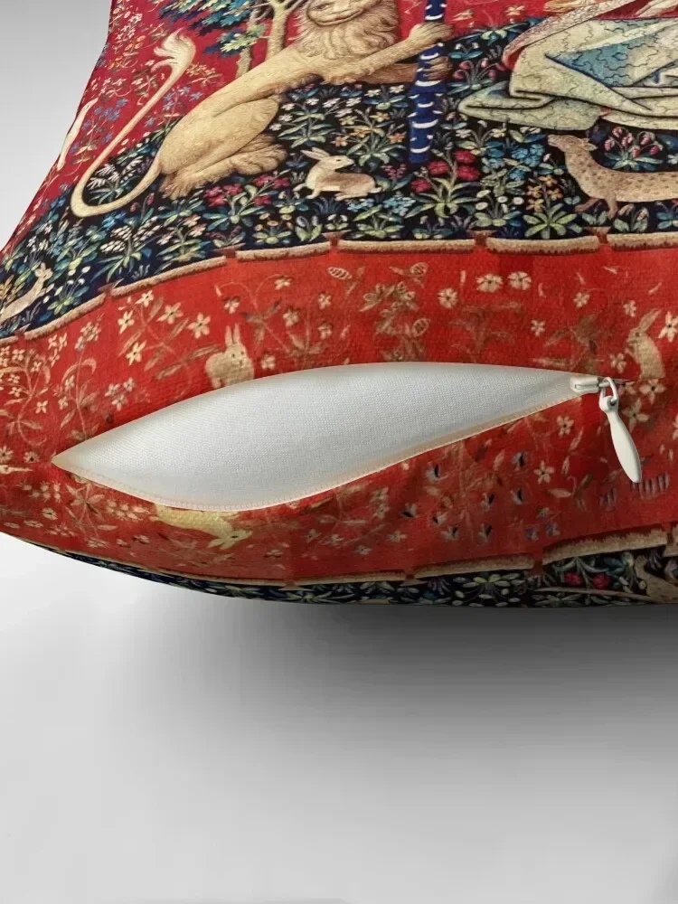 The Lady and the Unicorn - Sight: La Dame à la Licorne Vue Средневековый гобелен с единорогом Подушка