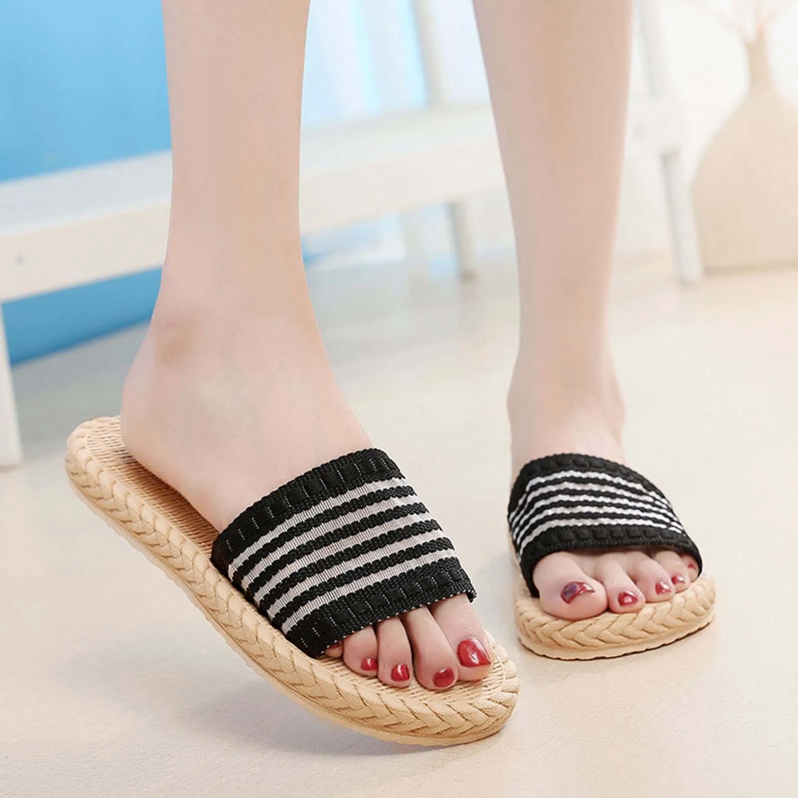 

Сандалии на плоской подошве, дышащие, с открытым носком