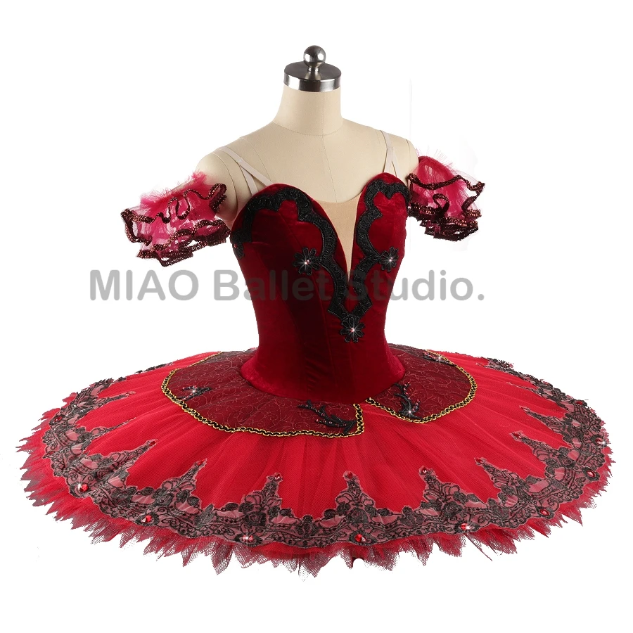 Женский костюм винного черного и темно-красного цветов 11 слоев