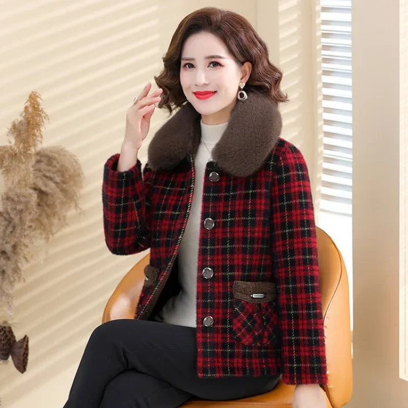 Mom's Winter Woolen Jacket 2023 New Style Middle-aged Elderly Women's Clothing Fleece-lined Thickened Plaid Fleece Top