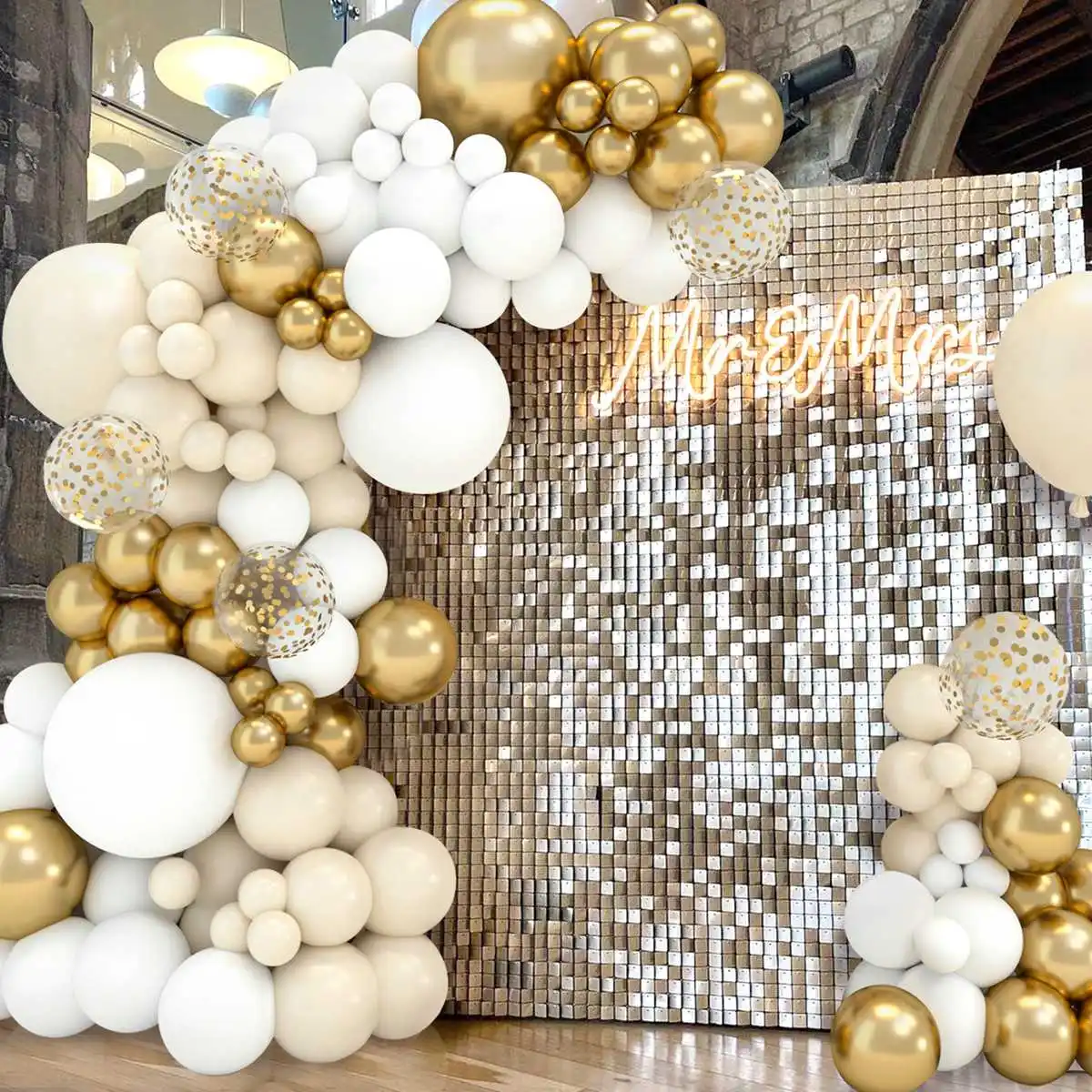 Фотофон с белым песком и золотом