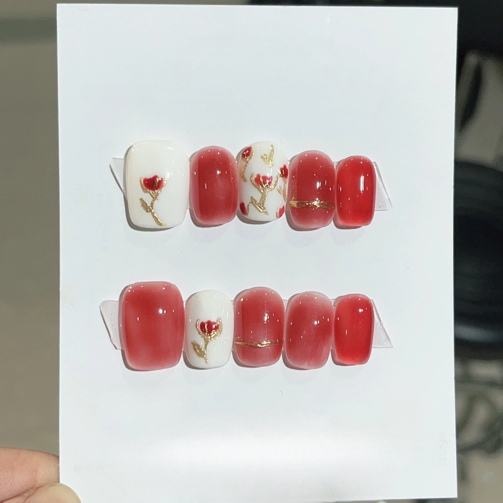 Фото Оптовая продажа Nail Art Crystal Cat Eye Acrylic Press on Nails Короткие квадратные красные накладные ногти ручной работы Градиент Блестящие жемчужные накладные ногти №4