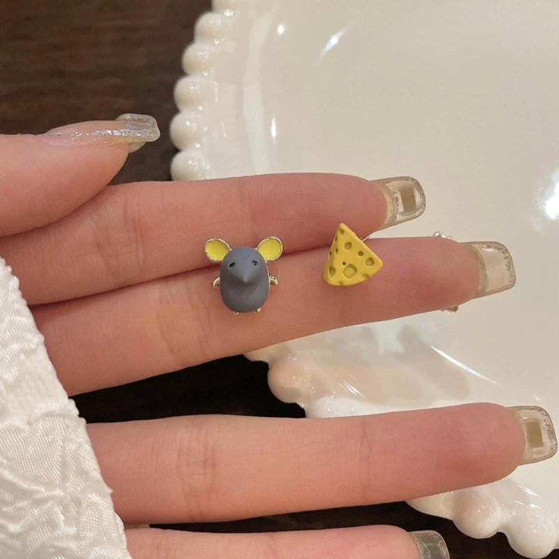 Асимметричные серьги с мышкой и сыром. Изысканное мастерство. Зажимы для ушей