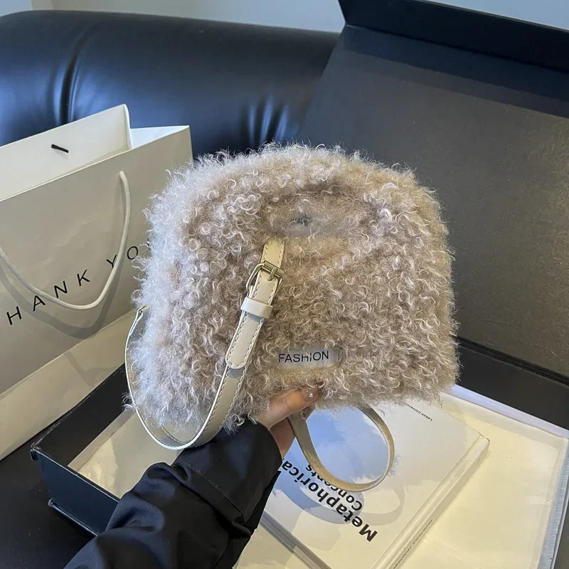 Сумка из овечьей шерсти женская нишевая сумка 2024 новая корейская версия