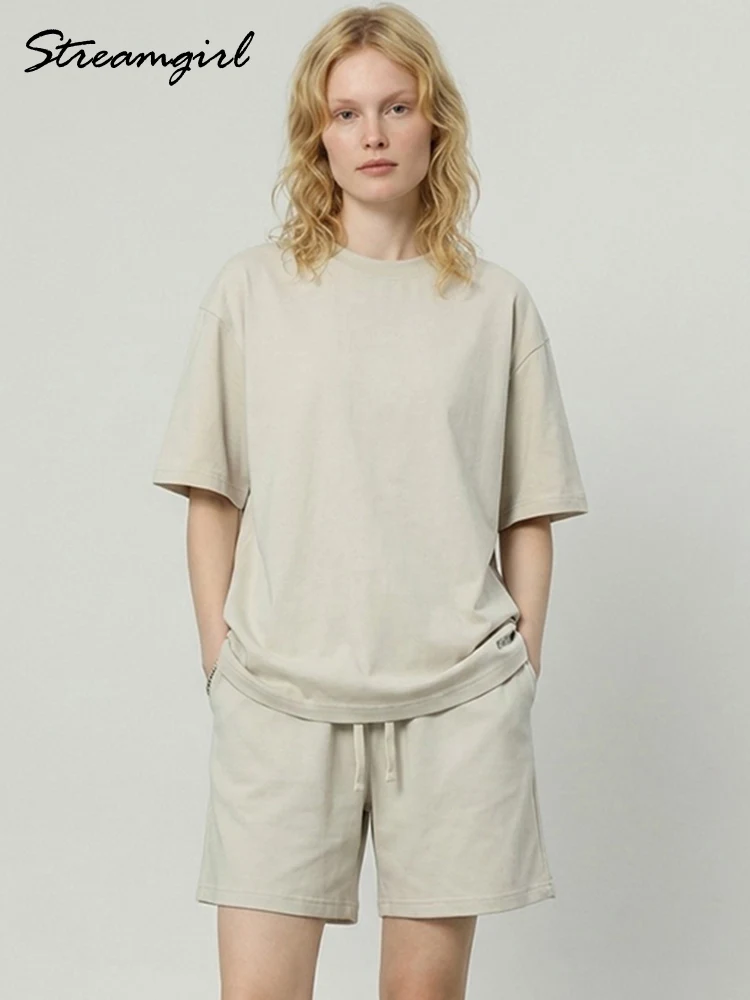 Фото Комплекты шорт и футболок Off-white: летние женские костюмы, шорты и футболки оверсайз из хлопка, комплекты из двух предметов, женские комплекты футболок №1